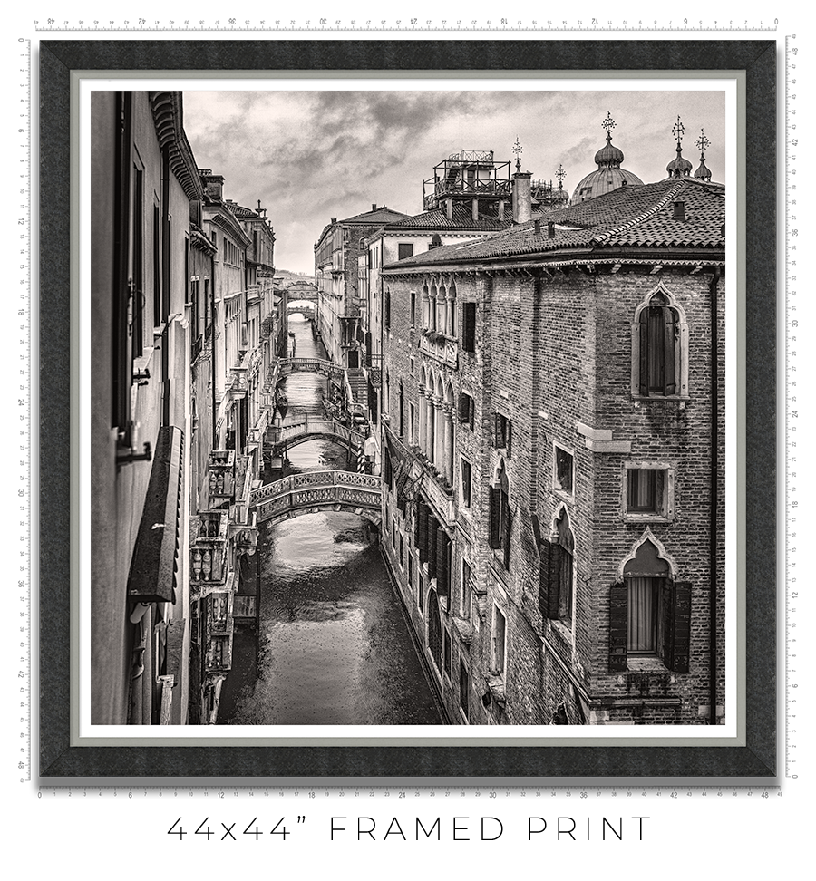 Rio del Palazzo in Venice - Igor Menaker Fine Art Photography