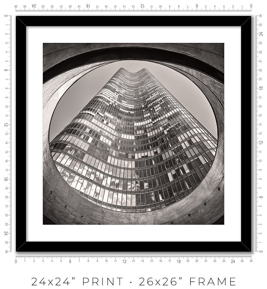 Lake Point Tower Entrance Circle