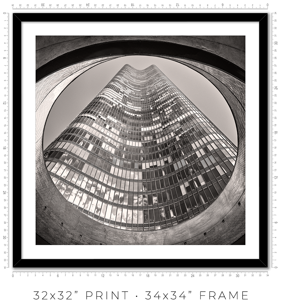 Lake Point Tower Entrance Circle