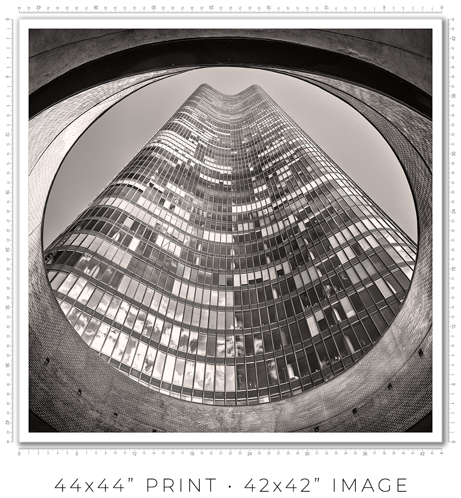 Lake Point Tower Entrance Circle