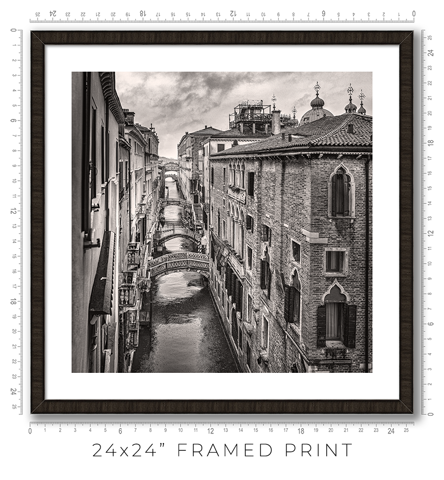 Rio del Palazzo in Venice - Igor Menaker Fine Art Photography