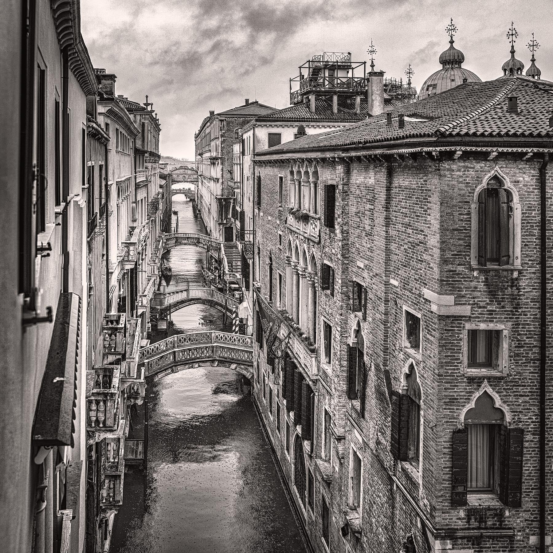 Rio del Palazzo in Venice - Igor Menaker Fine Art Photography