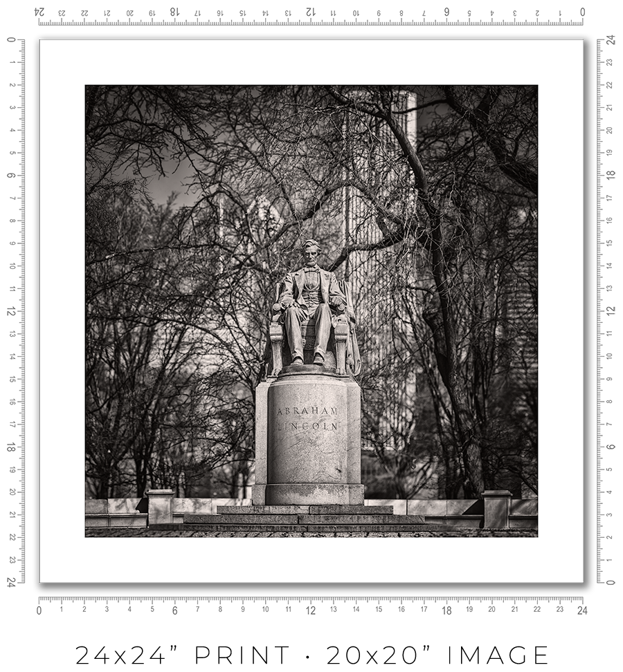 Abraham Lincoln Monument in Grant Park North View