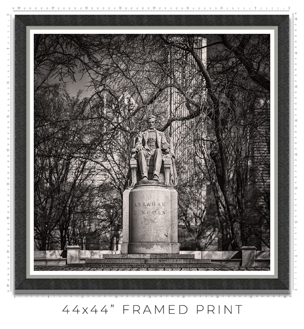 Abraham Lincoln Monument in Grant Park North