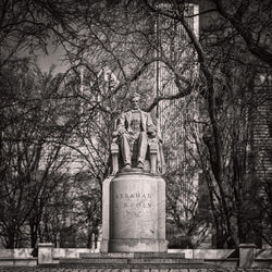 Abraham Lincoln Monument in Grant Park North