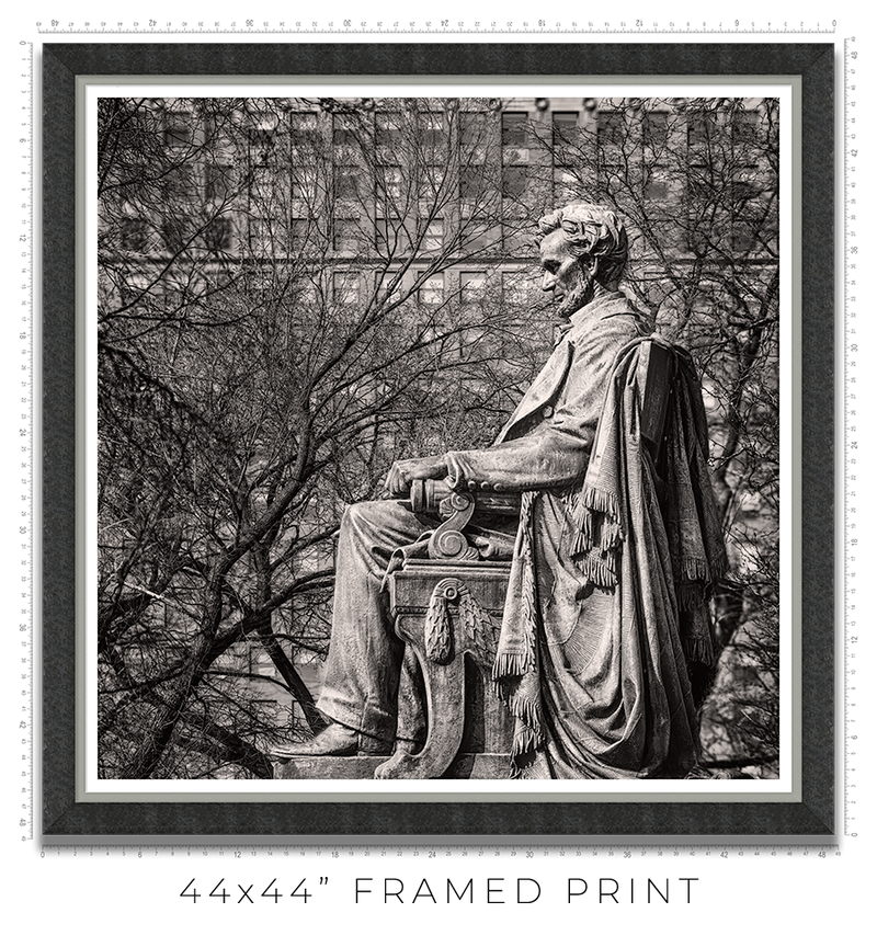 Abraham Lincoln Monument in Grant Park West