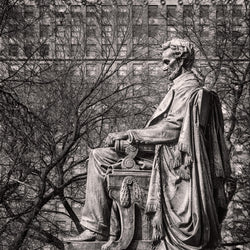 Abraham Lincoln Monument in Grant Park West