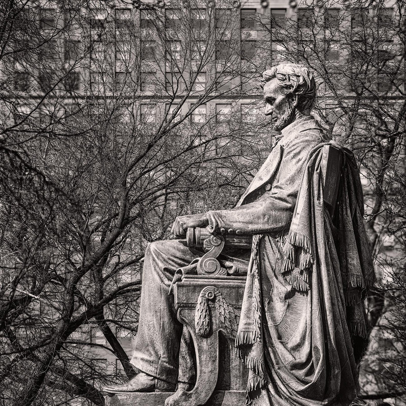 Abraham Lincoln Monument in Grant Park West