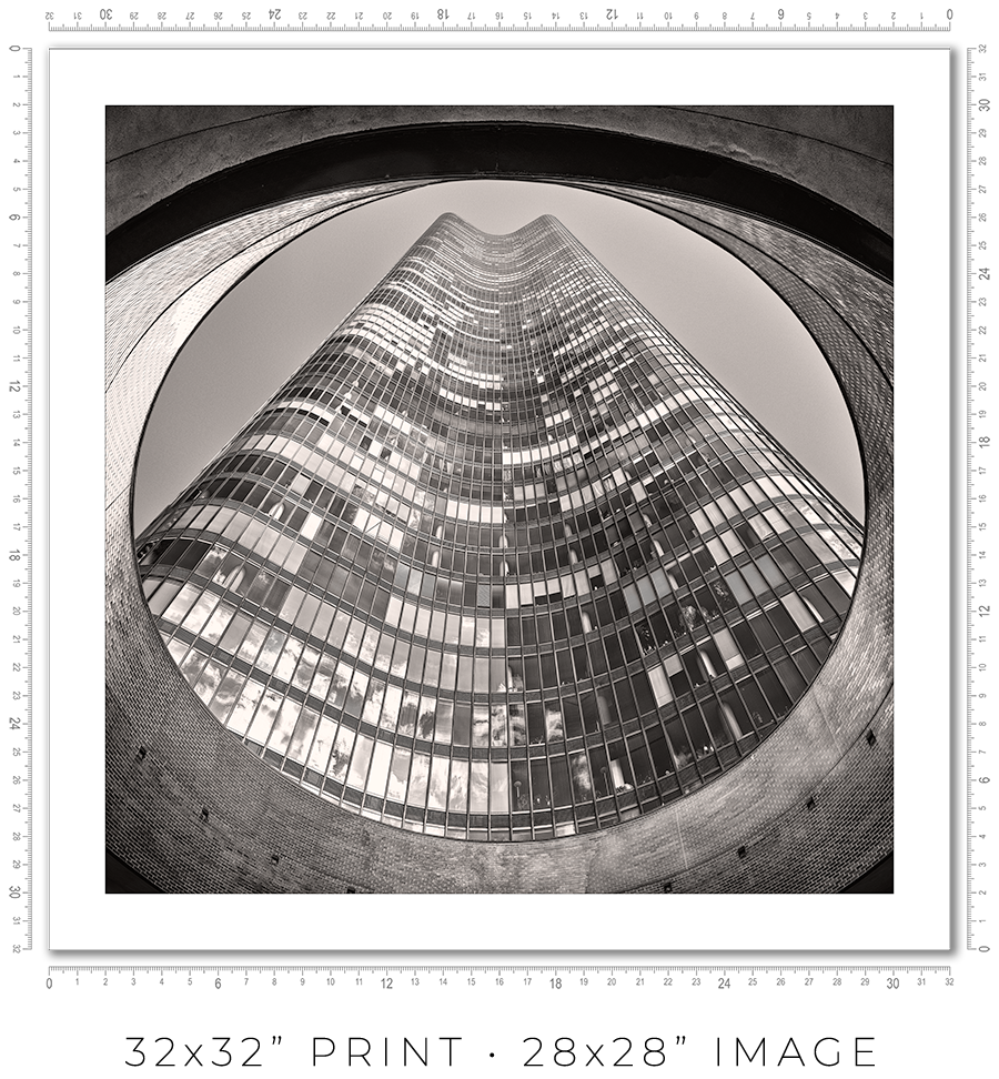 Lake Point Tower Entrance Circle