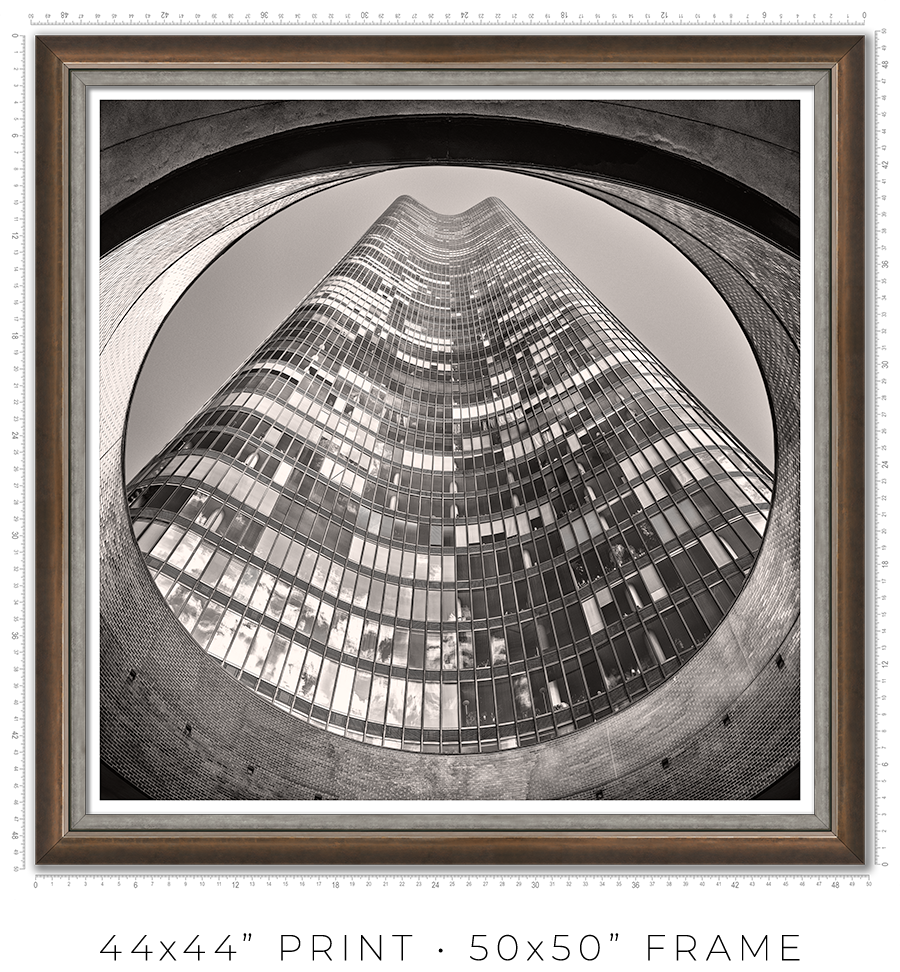 Lake Point Tower Entrance Circle