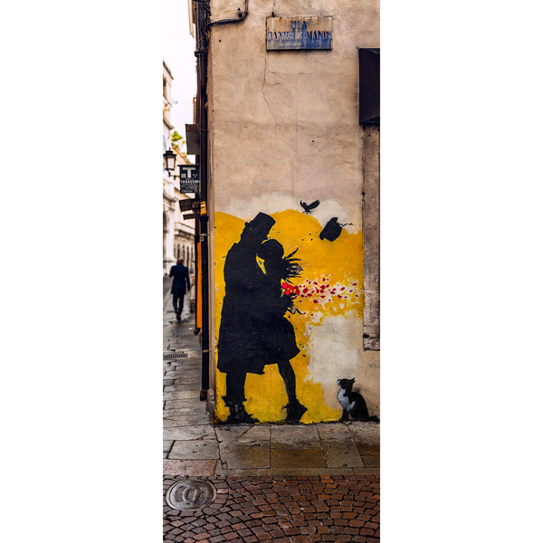 Those Who Love Do Not Sleep : Street Art in Padua