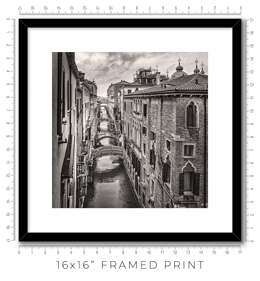 Rio del Palazzo in Venice - Igor Menaker Fine Art Photography